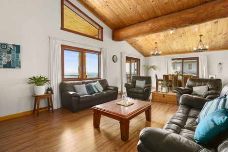 Photo of property in 109 Town Point Road, Maketu, 3189