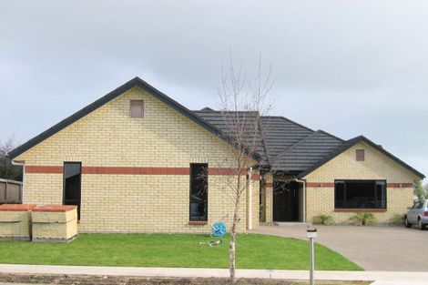 Photo of property in 80 Saint James Drive, Huntington, Hamilton, 3210