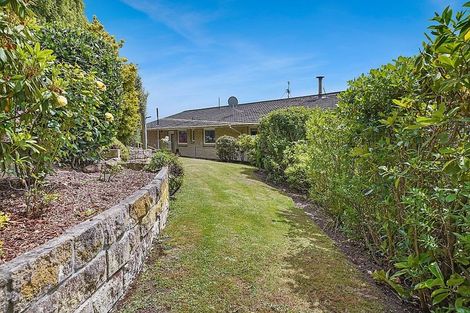 Photo of property in 32 Takahe Drive, Cashmere, Christchurch, 8022