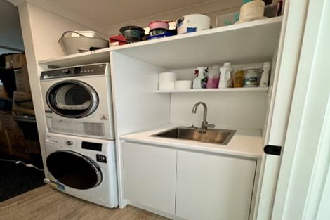 Photo of property in 92 Pallida Crescent, Papamoa Beach, Papamoa, 3118
