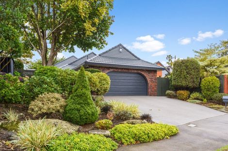 Photo of property in 33 Highland Place, Avonhead, Christchurch, 8042