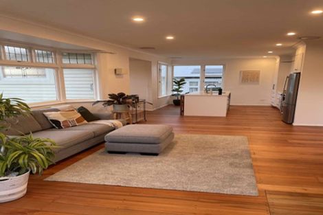 Photo of property in 43 Mills Road, Brooklyn, Wellington, 6021