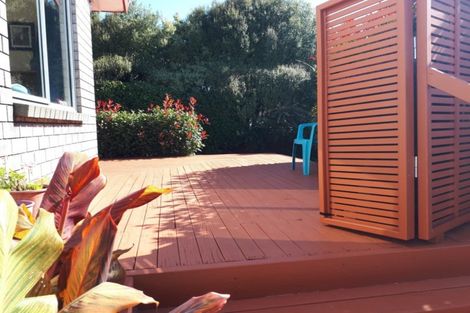 Photo of property in 6 Riverside Drive, Waiuku, 2123