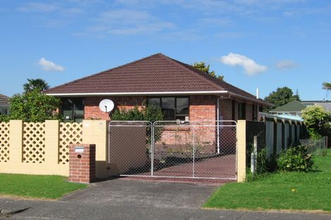 Photo of property in 22 Durham Street, Te Atatu Peninsula, Auckland, 0610