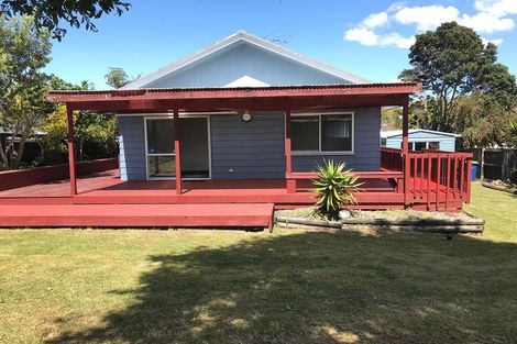 Photo of property in 28 Cabello Place, Unsworth Heights, Auckland, 0632