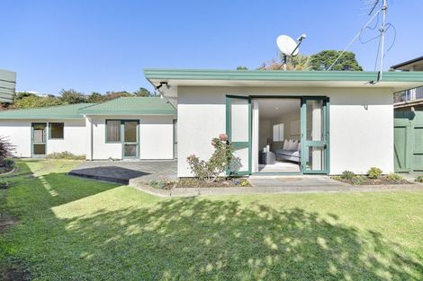 Photo of property in 6 Redwood Crescent, Westown, New Plymouth, 4310