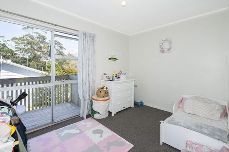 Photo of property in 23 Luckens Road, West Harbour, Auckland, 0618