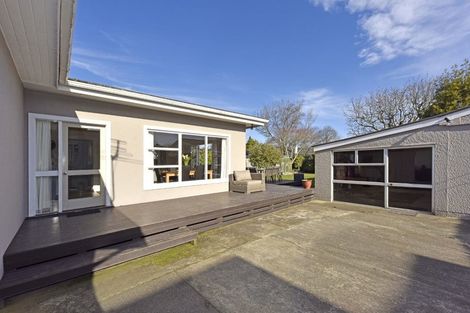 Photo of property in 37 Searells Road, Strowan, Christchurch, 8052