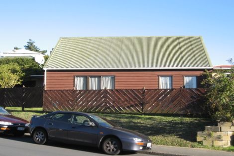 Photo of property in 1/2 Black Rock Road, Newlands, Wellington, 6037