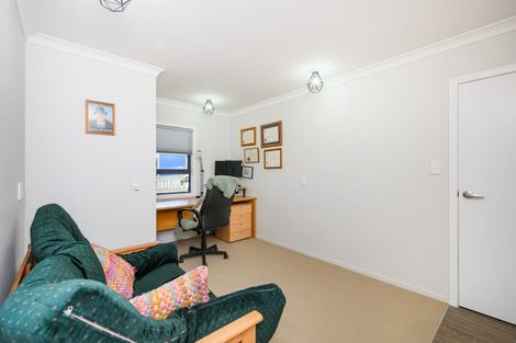 Photo of property in 17 Marine Parade South, Foxton Beach, Foxton, 4815
