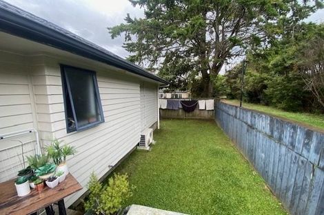Photo of property in 36 Serwayne Place, Sunnyvale, Auckland, 0612