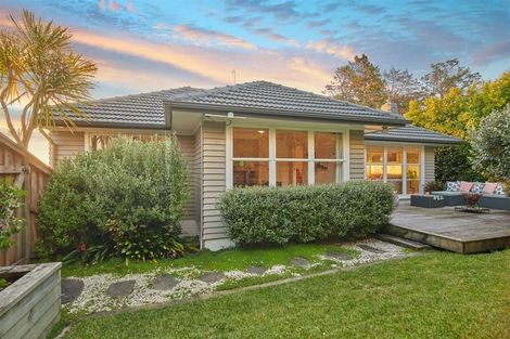 Photo of property in 136 Birkenhead Avenue, Birkenhead, Auckland, 0626