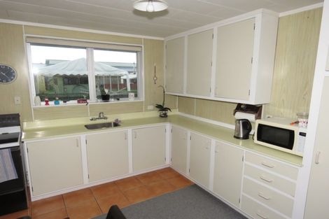 Photo of property in 15 Henley Street, Westport, 7825