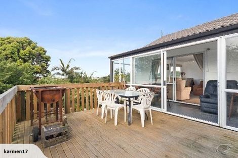 Photo of property in 11 Landsdale Place, Massey, Auckland, 0614