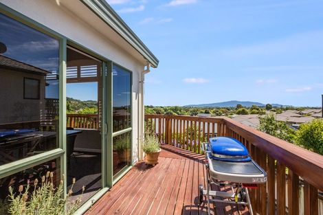 Photo of property in 56 Kakariki Grove, Waikanae, 5036