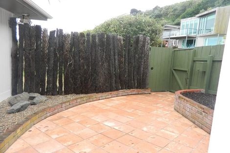 Photo of property in 33 Sunset Parade, Plimmerton, Porirua, 5026