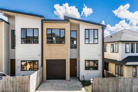 Photo of property in 13 Millcroft Lane, Ranui, Auckland, 0612
