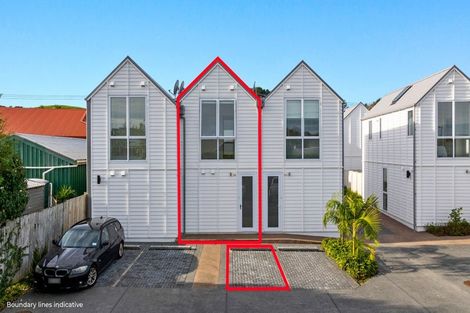 Photo of property in 12 Titoki Close, Matakana, 0985