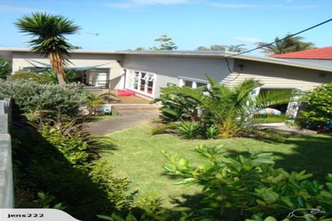 Photo of property in 7 Lake Road, Northcote, Auckland, 0627