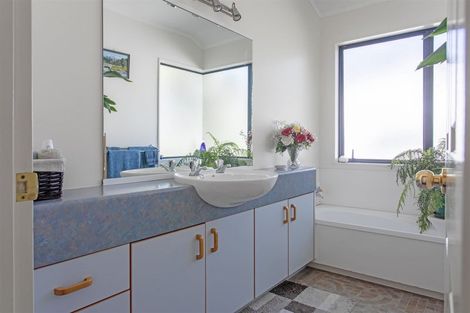 Photo of property in 6 Hatuma Road, Waipukurau, 4200