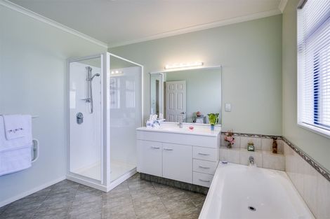 Photo of property in 2 Chelsea Drive, Taradale, Napier, 4112