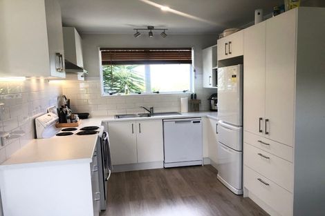 Photo of property in 2/46 Granville Drive, Massey, Auckland, 0614