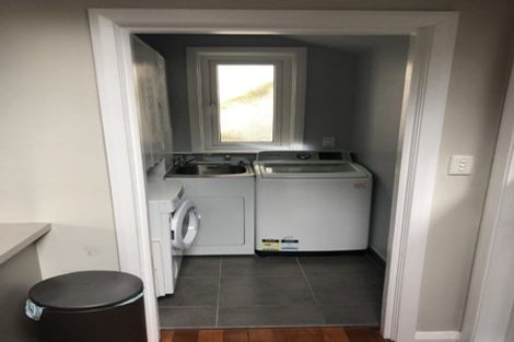 Photo of property in 112 Eden Street, Island Bay, Wellington, 6023