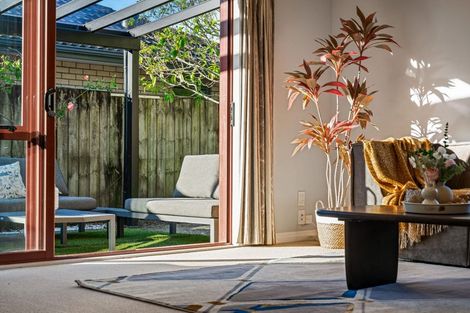 Photo of property in 90a Colwill Road, Massey, Auckland, 0614