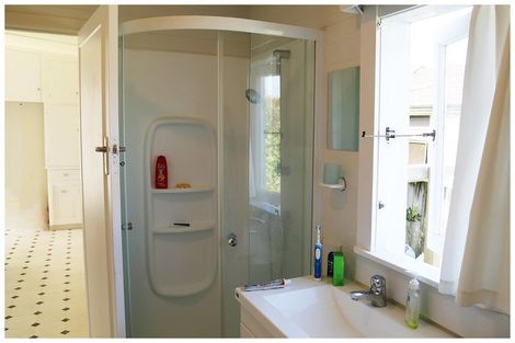 Photo of property in 4 Wolsley Avenue, Milford, Auckland, 0620