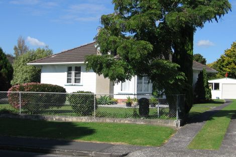 Photo of property in 18 Durham Street, Te Atatu Peninsula, Auckland, 0610