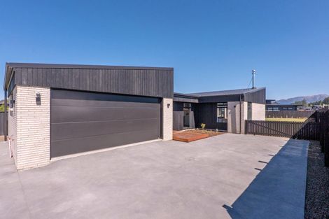 Photo of property in 1 Arrowsmith Drive, Methven, 7730