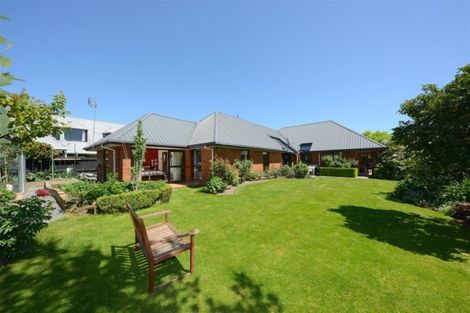 Photo of property in 23 Hatfield Place, Avonhead, Christchurch, 8042