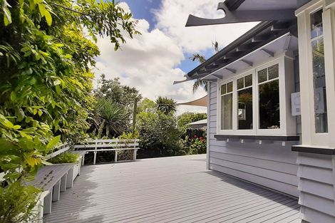 Photo of property in 74a Wharf Road, Te Atatu Peninsula, Auckland, 0610