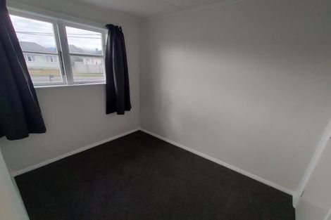 Photo of property in 35-37 Goldsmith Crescent, Levin, 5510