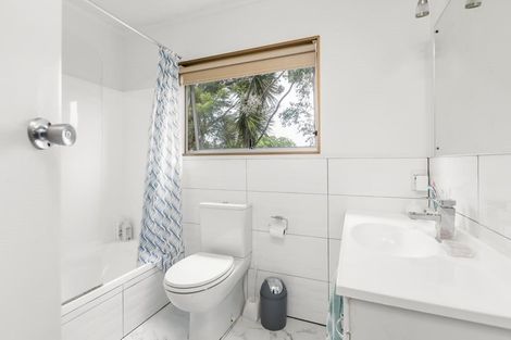 Photo of property in 32 Coroglen Avenue, Birkenhead, Auckland, 0626