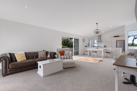 Photo of property in 9 Alice Lane, Papamoa Beach, Papamoa, 3118