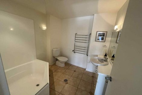 Photo of property in Stadium Garden Flats, 309/107 Thorndon Quay, Pipitea, Wellington, 6011