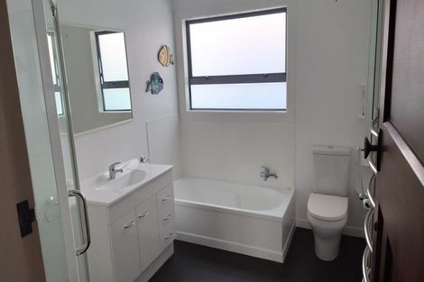 Photo of property in 288 The Parade, Island Bay, Wellington, 6023