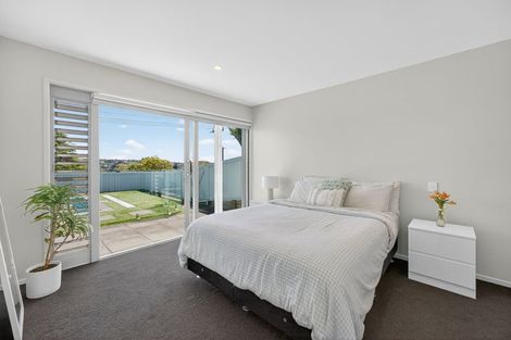 Photo of property in 15 Beechwood Road, Rothesay Bay, Auckland, 0630