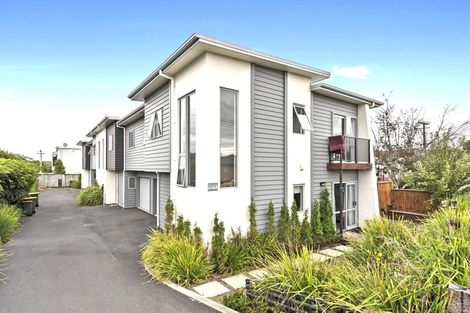 Photo of property in 144u2 Old Farm Road, Hamilton East, Hamilton, 3216