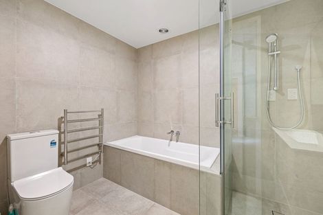 Photo of property in 9e Glenfern Road, Mellons Bay, Auckland, 2014