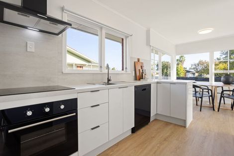Photo of property in 2 Bowen Place, St Andrews, Hamilton, 3200