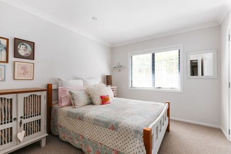 Photo of property in 16 Olive Close, Omokoroa, 3114