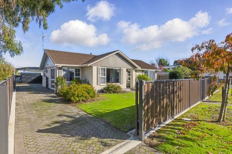 Photo of property in 2 Gabriel Street, Raumati Beach, Paraparaumu, 5032