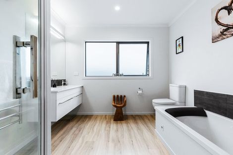 Photo of property in 297 Tauhara Ridge Drive, Richmond Heights, Taupo, 3330