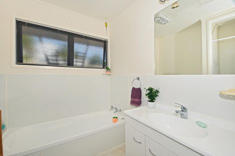 Photo of property in 12 Mcmillan Avenue, Te Kamo, Whangarei, 0112