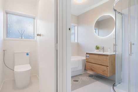 Photo of property in 1/17 Jellicoe Road, Murrays Bay, Auckland, 0630