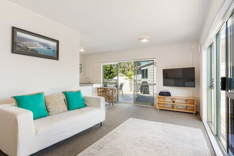 Photo of property in 135 Mayfair Avenue, Whangamata, 3620