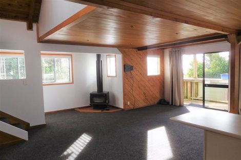 Photo of property in 28 Sunset Road, Unsworth Heights, Auckland, 0632