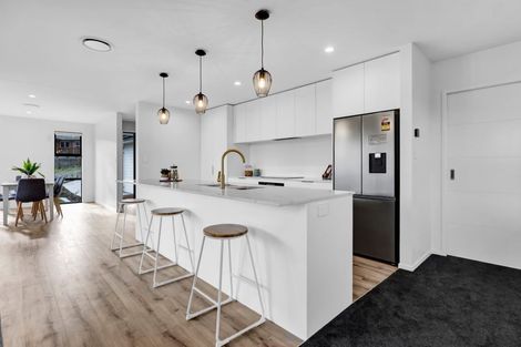 Photo of property in 8 Ponga Place, Highlands Park, New Plymouth, 4312